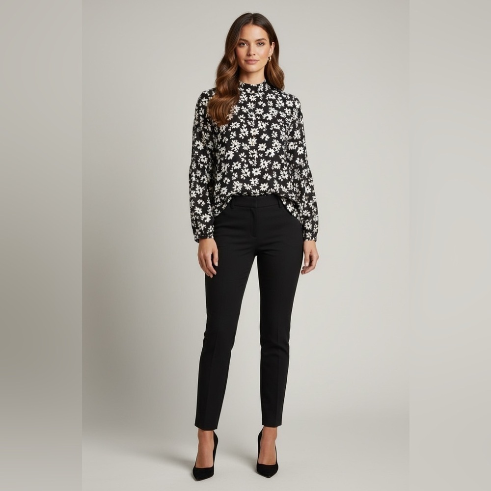 Kaari Blue Black & White Floral Long Sleeve Blouse Size L